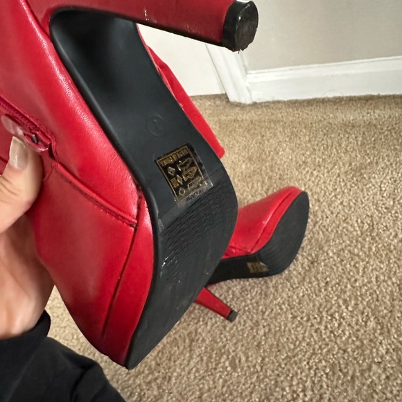 Women's Red Knee-High Boots Pointed Toe Bright Leather Heel Boots - Picture 4 of 10